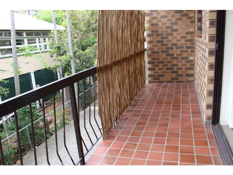 2/55 Central Avenue, Indooroopilly QLD 4068