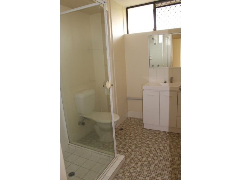 2/55 Central Avenue, Indooroopilly QLD 4068