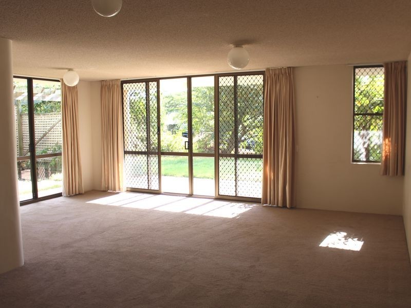 1/23 Bishop Street, St Lucia QLD 4067