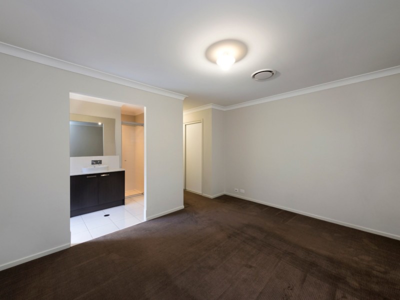 63 Pine County Place, Bellbowrie QLD 4070