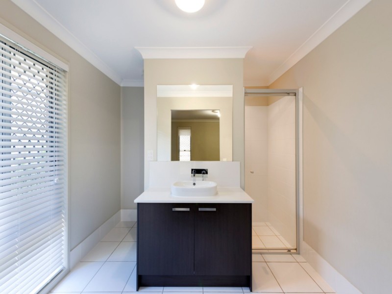 63 Pine County Place, Bellbowrie QLD 4070