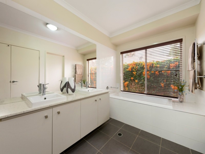 119 Beaufort Crescent, Moggill QLD 4070