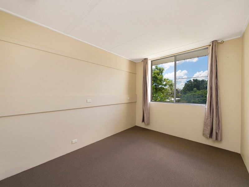 16/125 Clarence Road, Indooroopilly QLD 4068