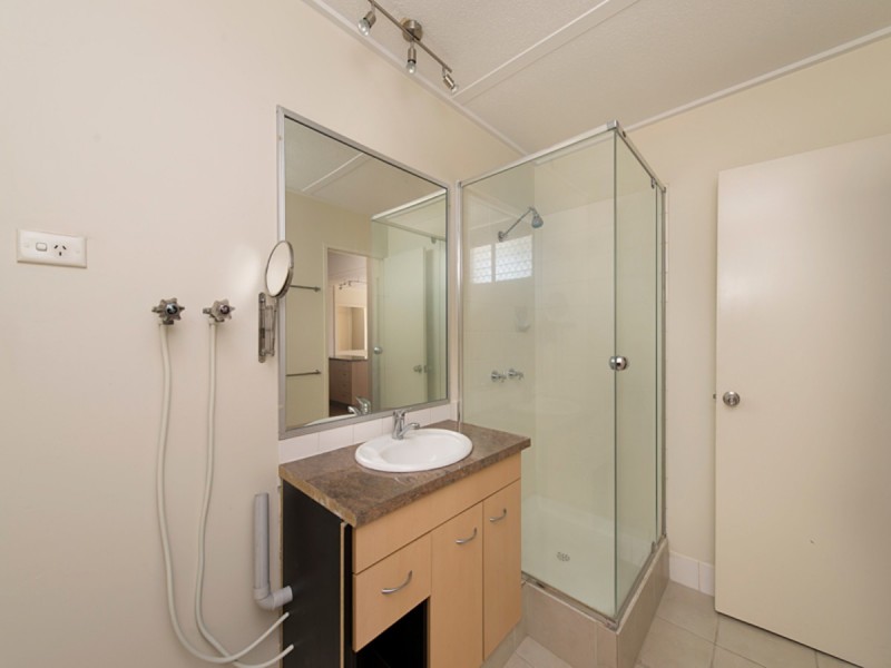 16/125 Clarence Road, Indooroopilly QLD 4068