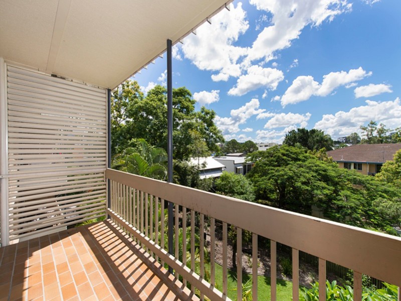 16/125 Clarence Road, Indooroopilly QLD 4068