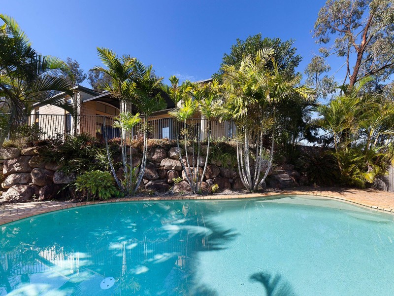 15 Summit Place, Mount Ommaney QLD 4074