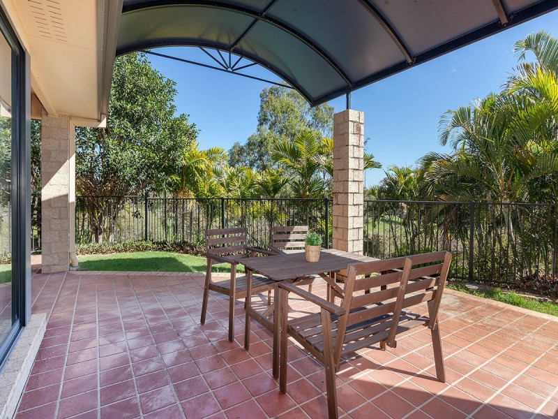 15 Summit Place, Mount Ommaney QLD 4074