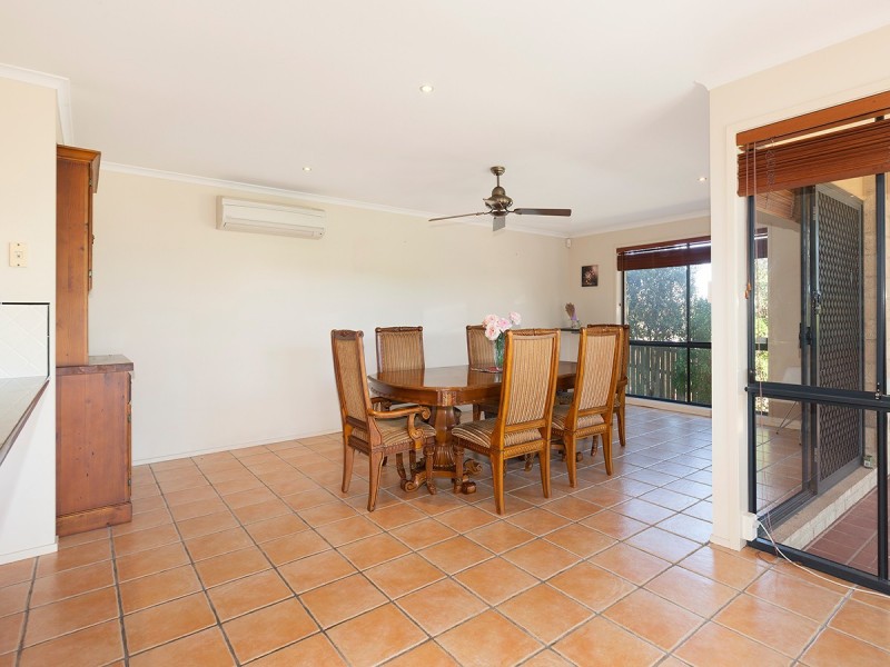 15 Summit Place, Mount Ommaney QLD 4074