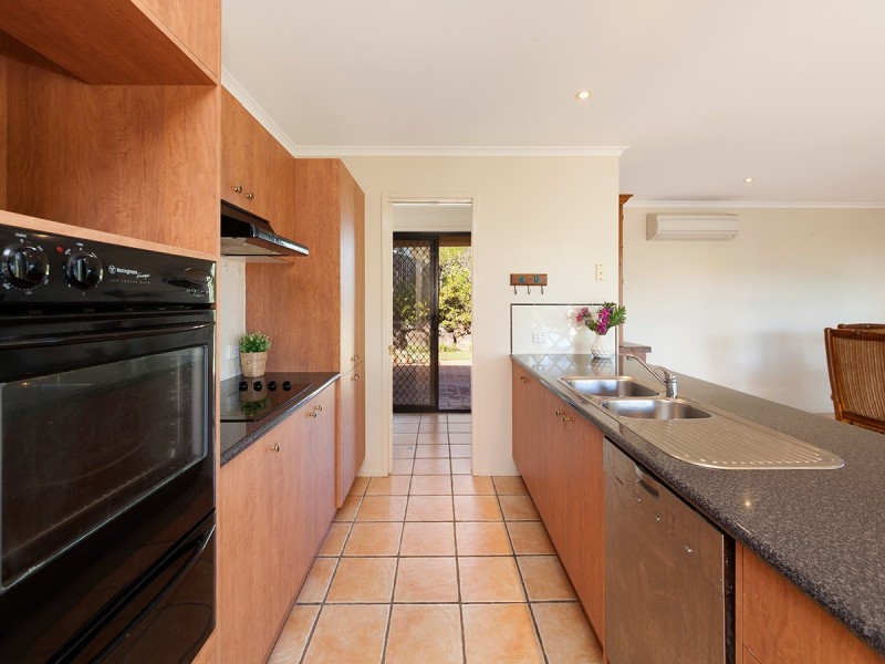 15 Summit Place, Mount Ommaney QLD 4074