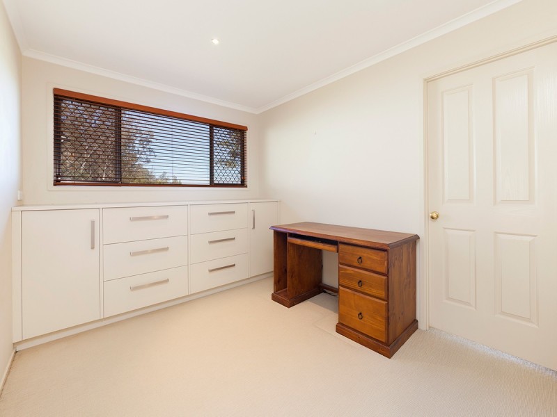 15 Summit Place, Mount Ommaney QLD 4074