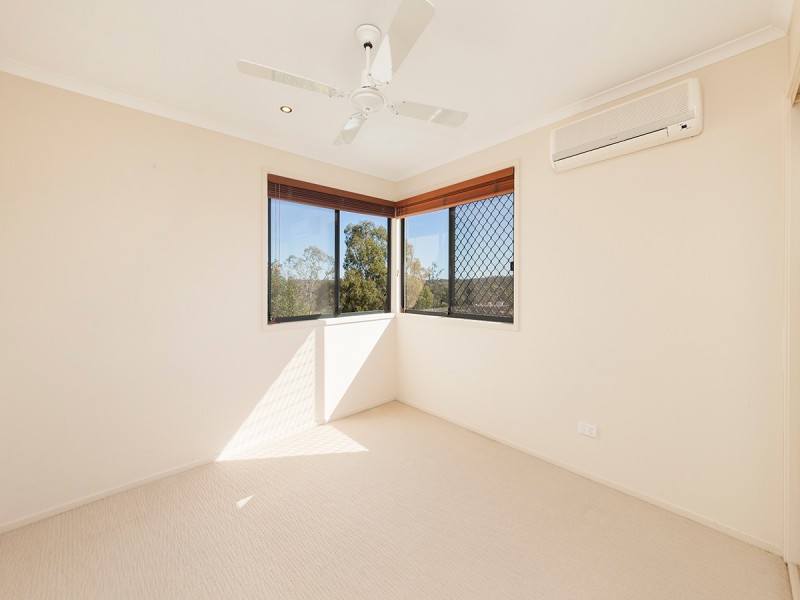 15 Summit Place, Mount Ommaney QLD 4074