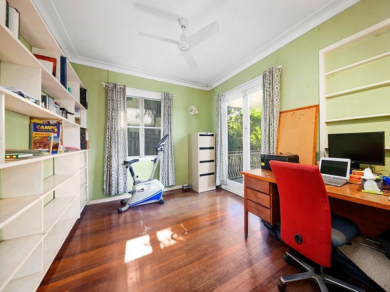 7 Turner Street, Indooroopilly QLD 4068