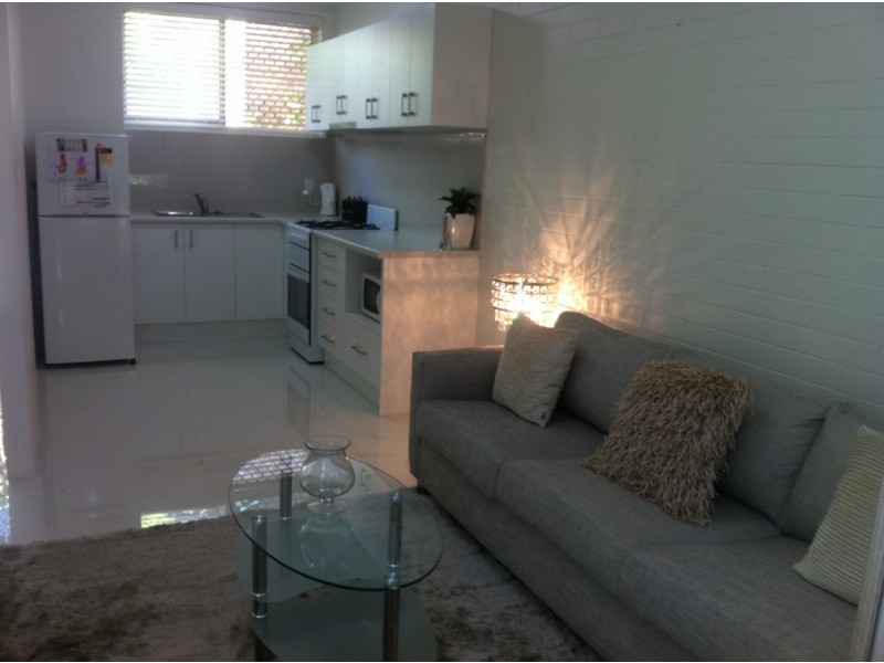 1/10 Auburn Terrace, Indooroopilly QLD 4068