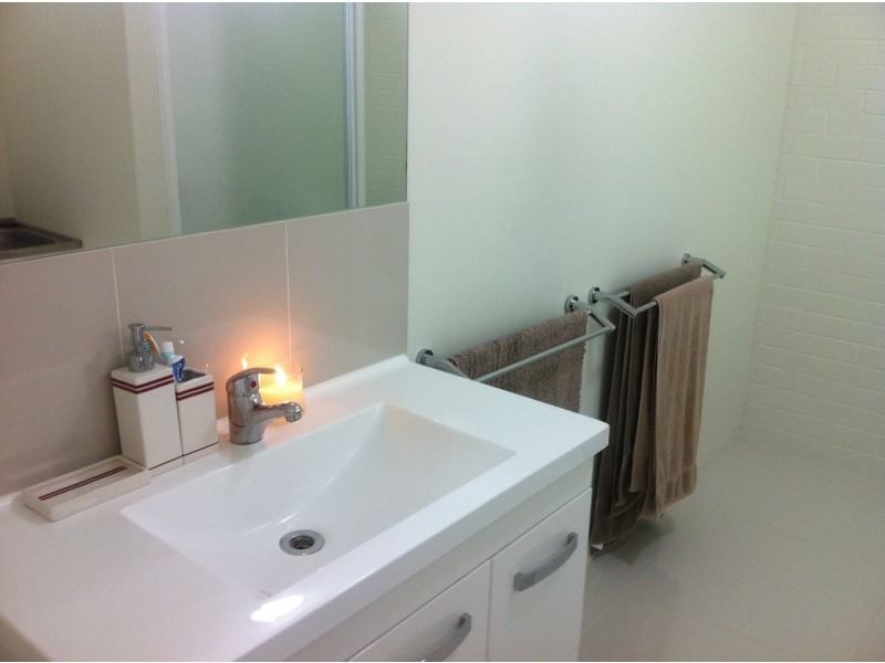 1/10 Auburn Terrace, Indooroopilly QLD 4068
