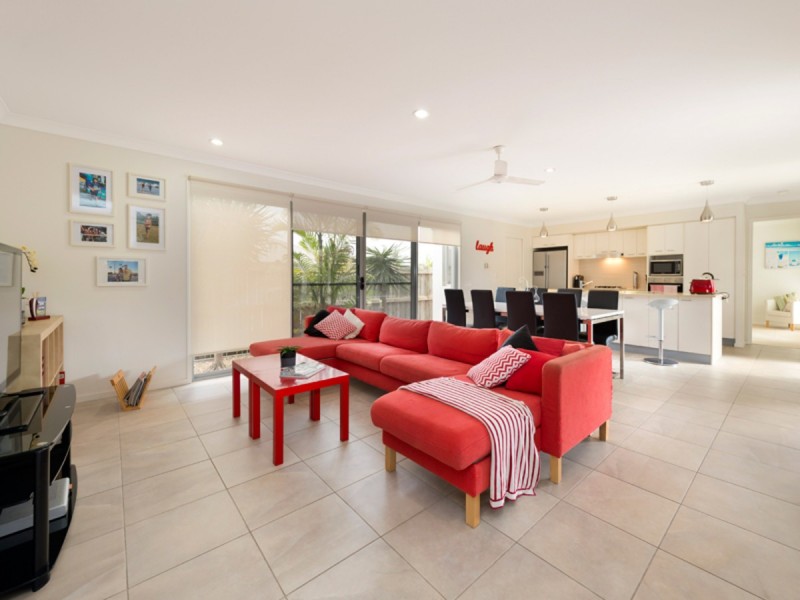 16 Spotted Gum Place, Moggill QLD 4070