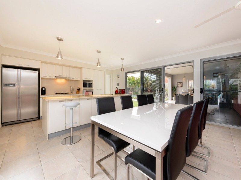 16 Spotted Gum Place, Moggill QLD 4070