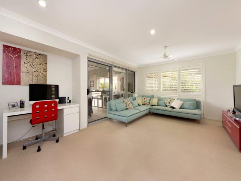 16 Spotted Gum Place, Moggill QLD 4070