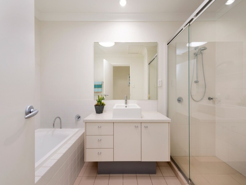 16 Spotted Gum Place, Moggill QLD 4070