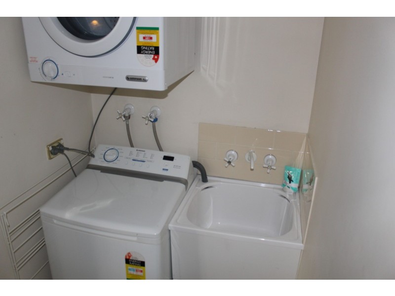 10/87 Russell Terrace, Indooroopilly QLD 4068