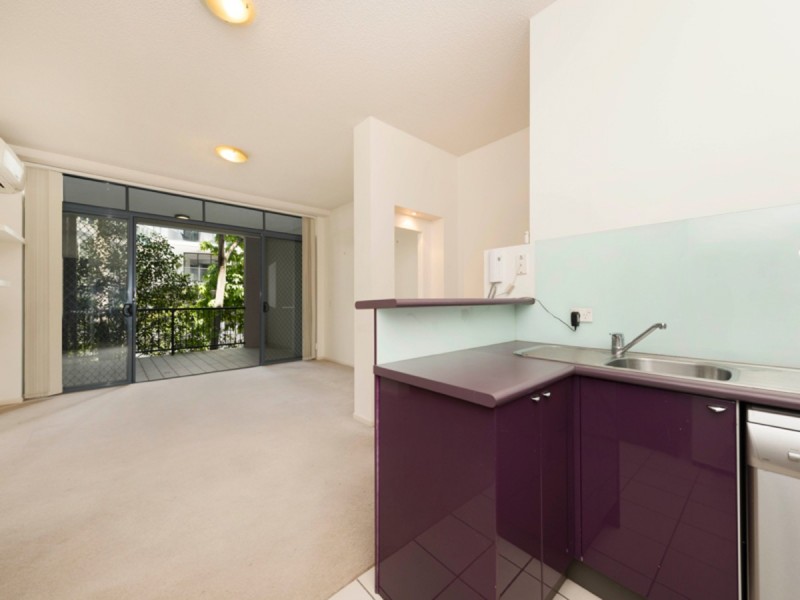 4/7 Landsborough Terrace, Toowong QLD 4066