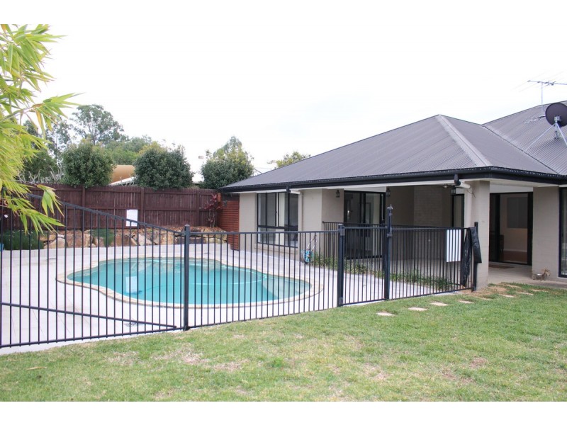 16 Kyecody Close, Moggill QLD 4070