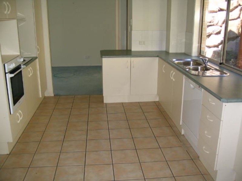 12 Fern Place, Kenmore QLD 4069