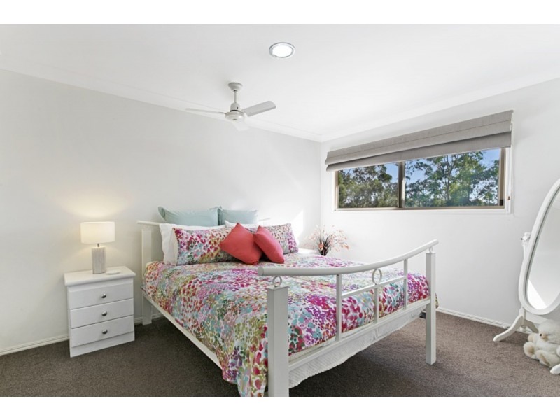 33 Hendos Place, Moggill QLD 4070