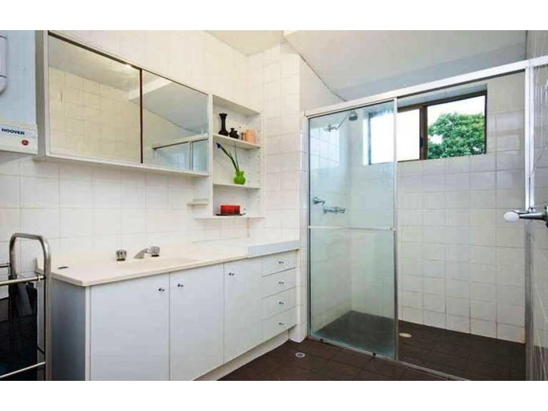 2/9 Waverley Road, Taringa QLD 4068