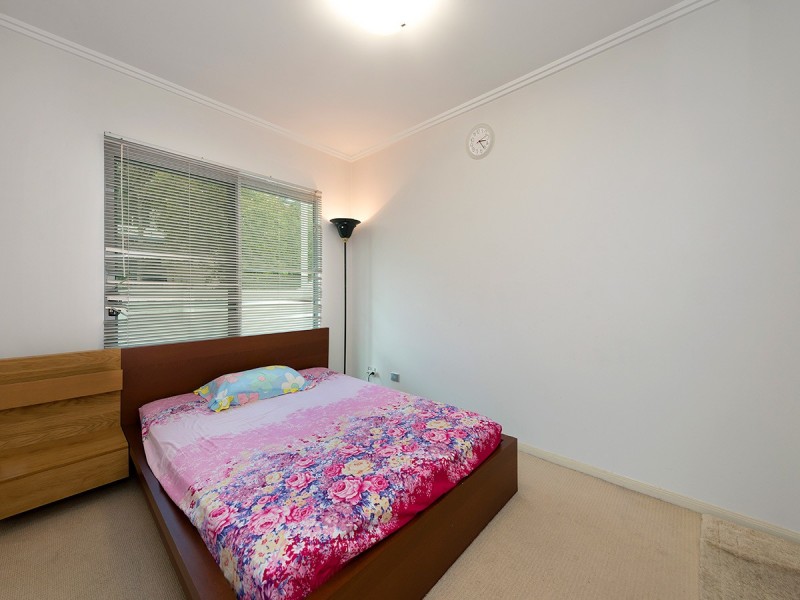 203/28 Dengate Lane, St Lucia QLD 4067