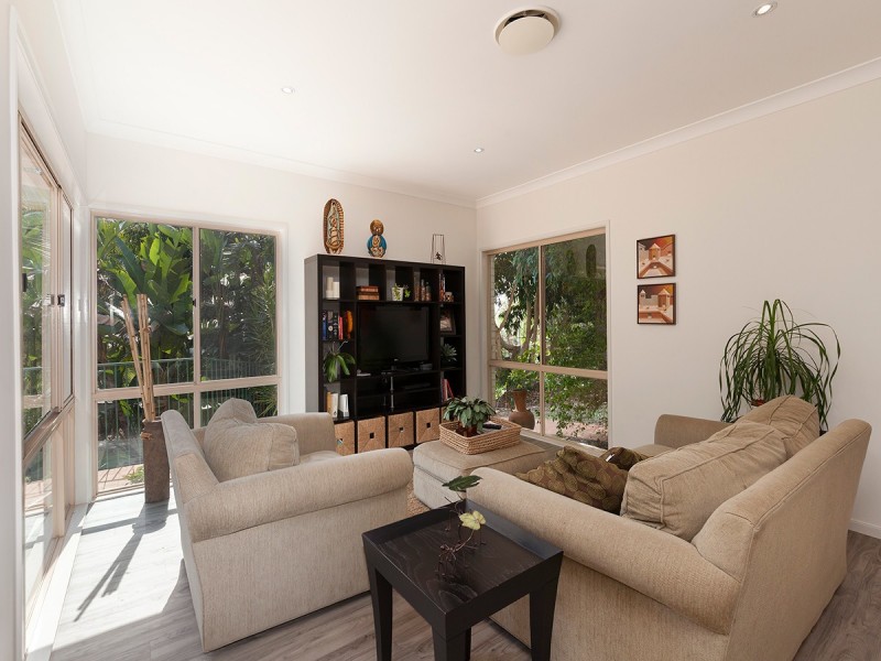 9 Pine County Place, Bellbowrie QLD 4070