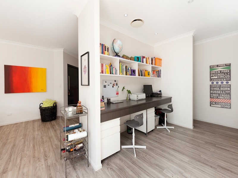 9 Pine County Place, Bellbowrie QLD 4070