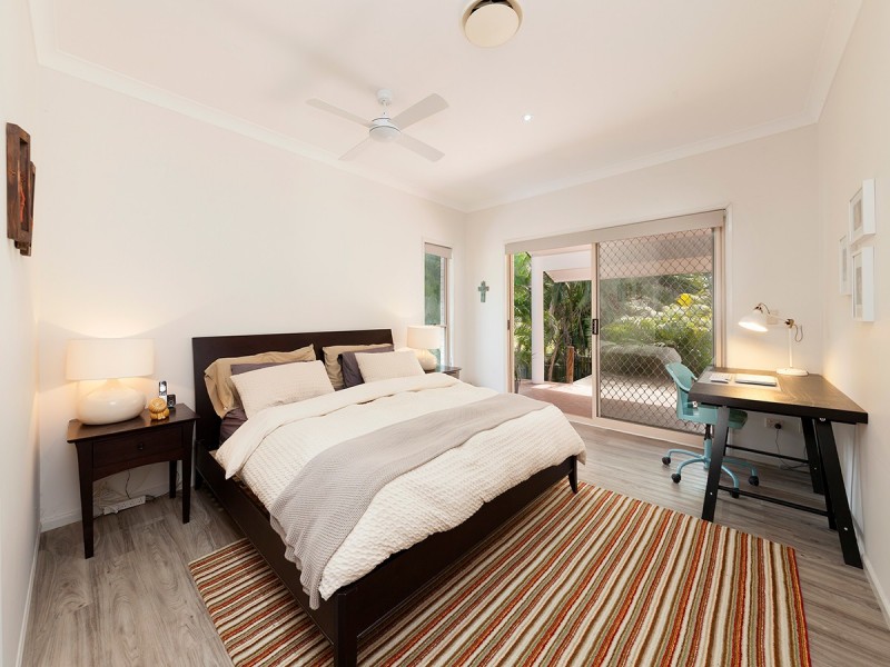 9 Pine County Place, Bellbowrie QLD 4070