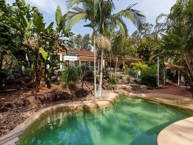9 Pine County Place, Bellbowrie QLD 4070