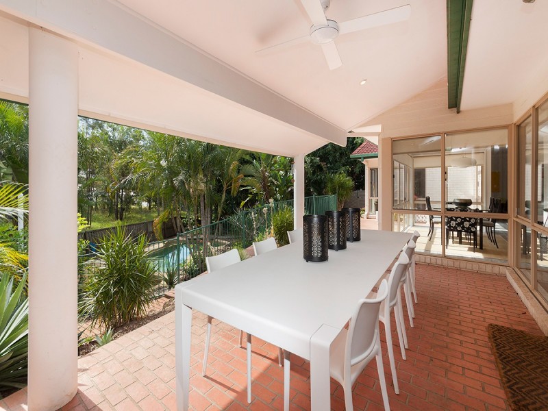 9 Pine County Place, Bellbowrie QLD 4070