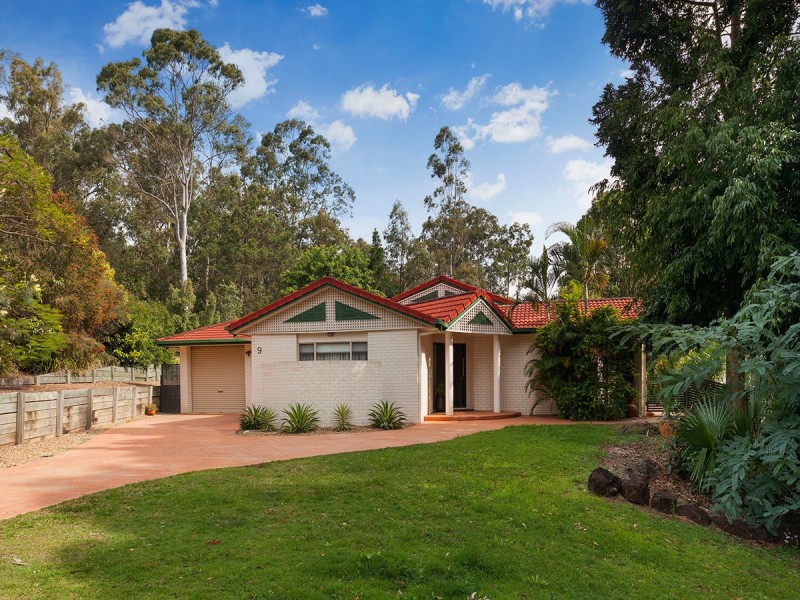 9 Pine County Place, Bellbowrie QLD 4070