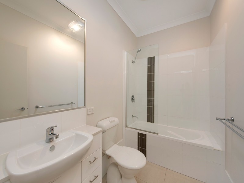 2/28 Railway Terrace, Corinda QLD 4075