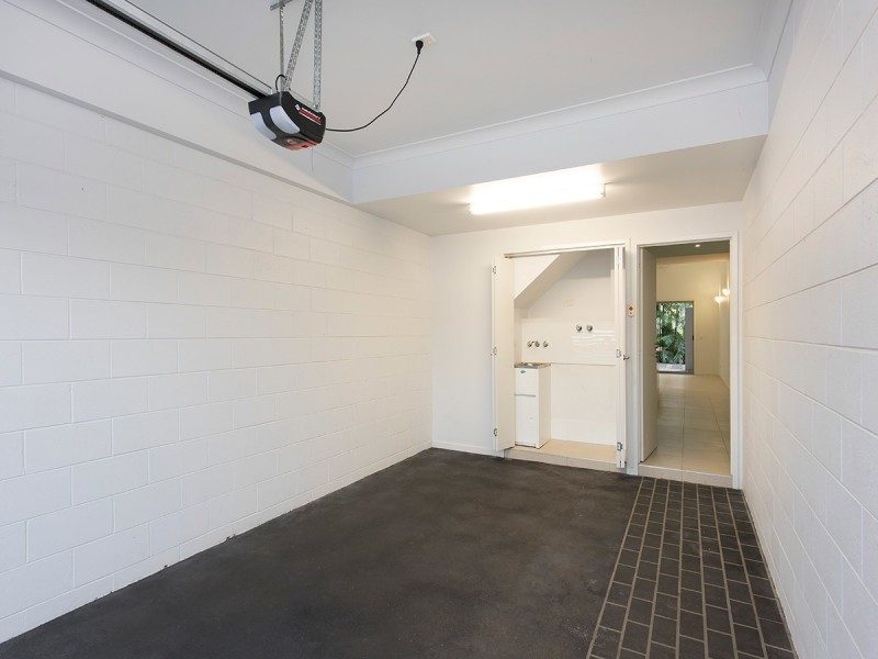 2/28 Railway Terrace, Corinda QLD 4075