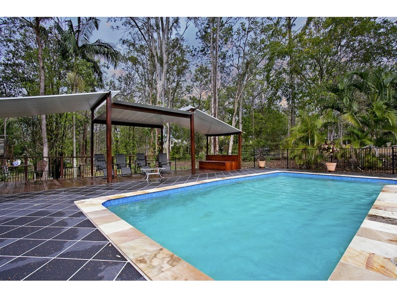 75 Sugars Road, Bellbowrie QLD 4070