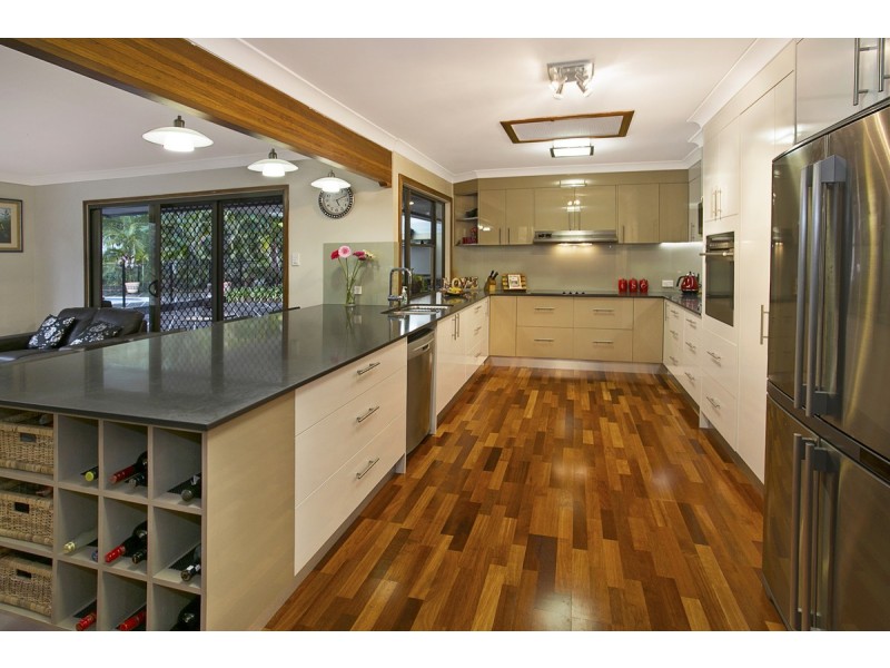 75 Sugars Road, Bellbowrie QLD 4070