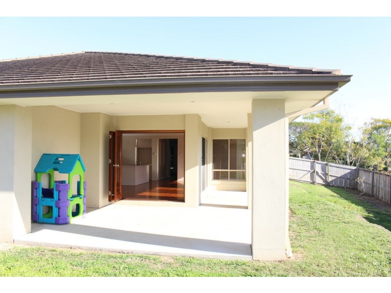 205 Gibson Crescent, Bellbowrie QLD 4070