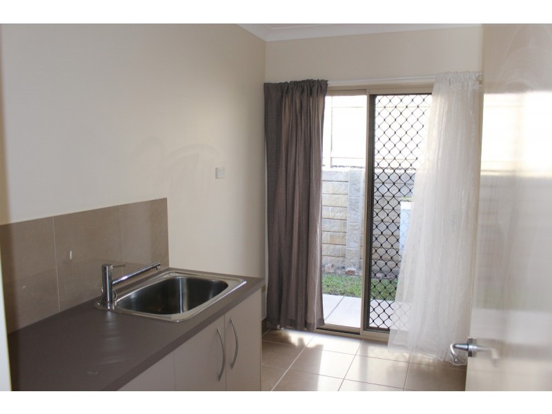 205 Gibson Crescent, Bellbowrie QLD 4070