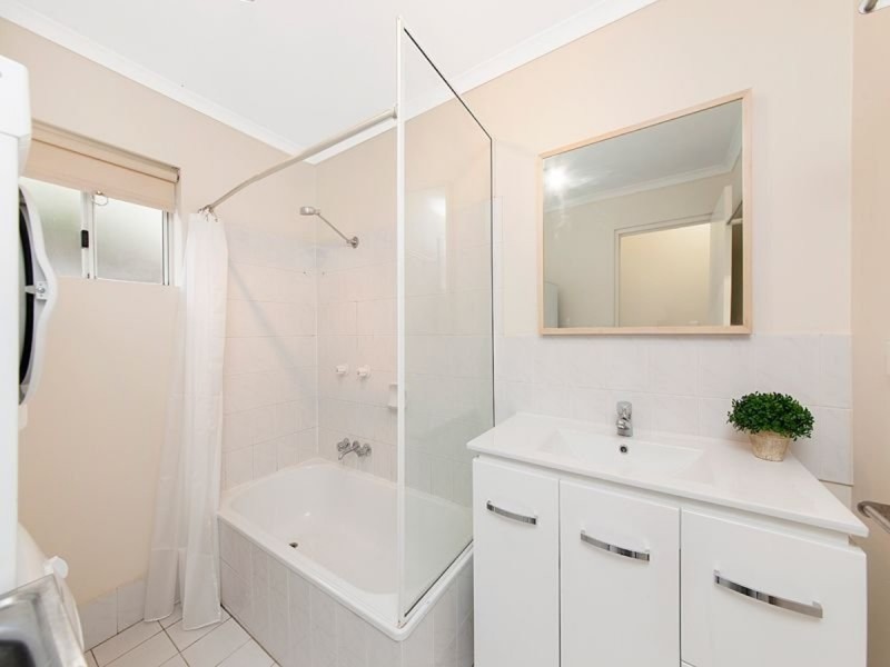 1/15 Whitmore Street, Taringa QLD 4068