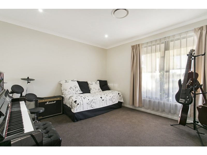 5 Leopardwood Close, Moggill QLD 4070