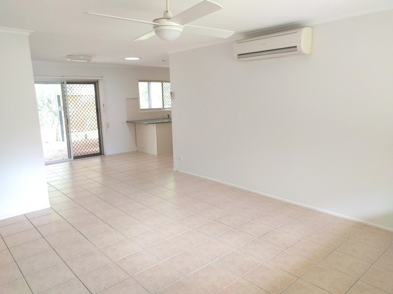 11 Praeger Street, Chapel Hill QLD 4069