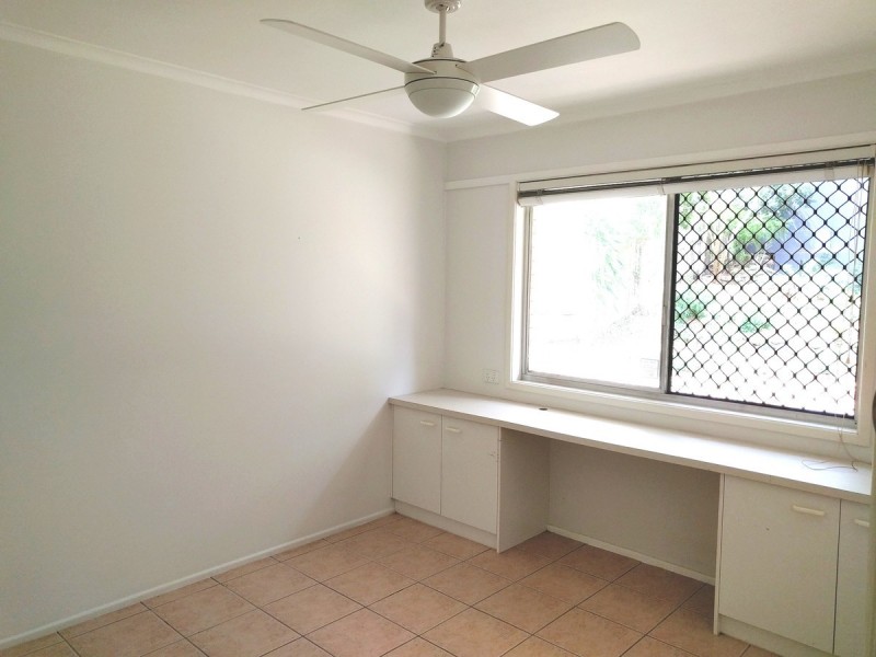 11 Praeger Street, Chapel Hill QLD 4069