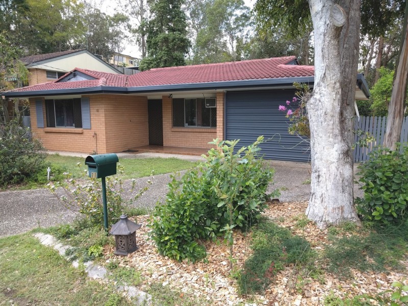 11 Praeger Street, Chapel Hill QLD 4069