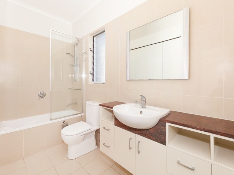 8/8 Underhill Avenue, Indooroopilly QLD 4068