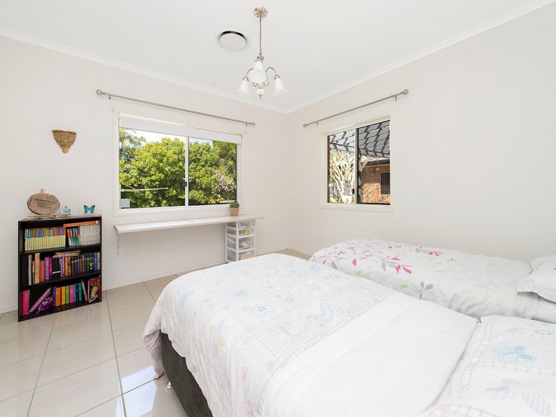 15 Lagoon Crescent, Bellbowrie QLD 4070