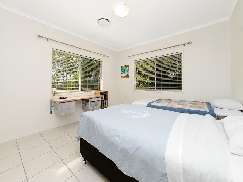 15 Lagoon Crescent, Bellbowrie QLD 4070