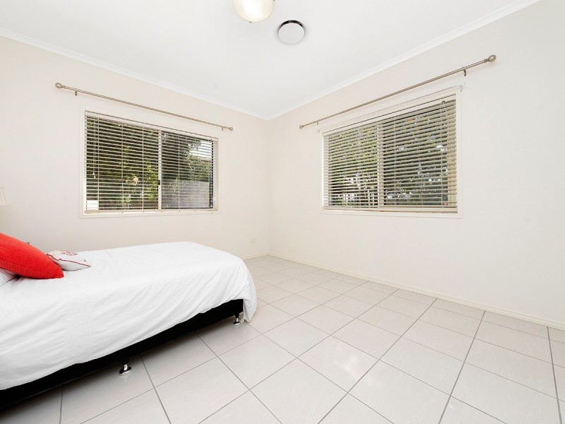 15 Lagoon Crescent, Bellbowrie QLD 4070